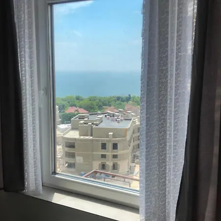 Appartement аппартаменты в аркадии с видом на море