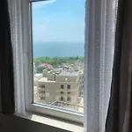Apartment аппартаменты в аркадии с видом на море