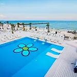 аппартаменты в аркадии с видом на море Apartment *
